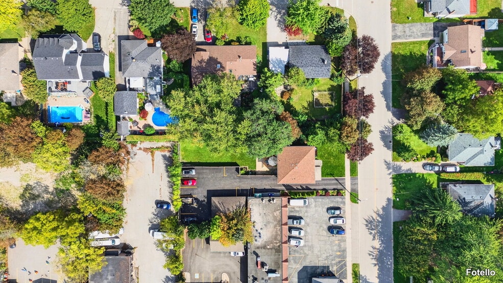 More Photos Of 10 Lincoln St, Ajax Apartments For Sale
