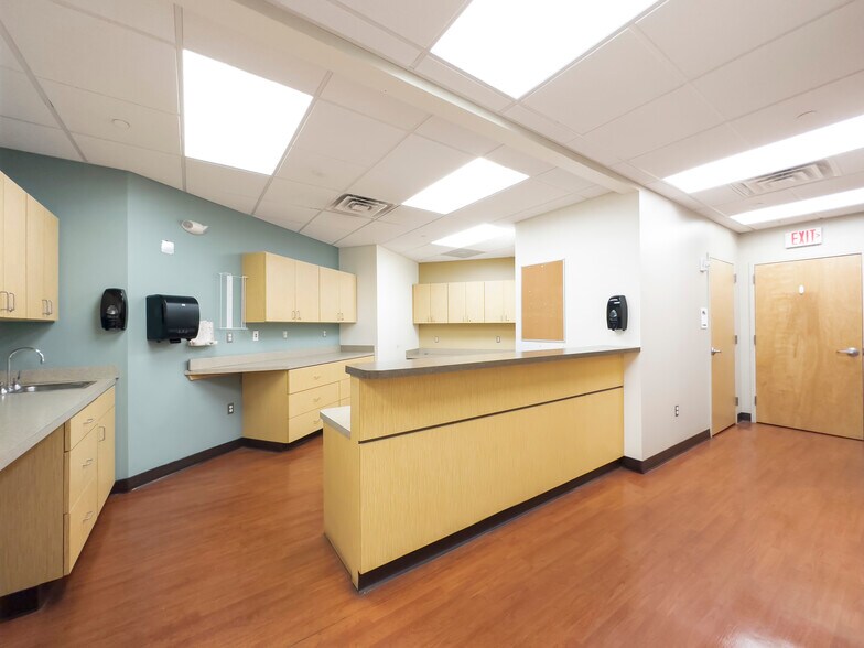 More Photos Of 261 Old York Rd, Jenkintown Medical For Lease