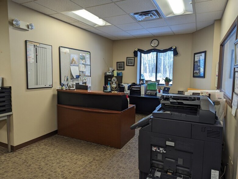 More Photos Of 52 Connecticut Ave, South Windsor Light Manufacturing For Lease