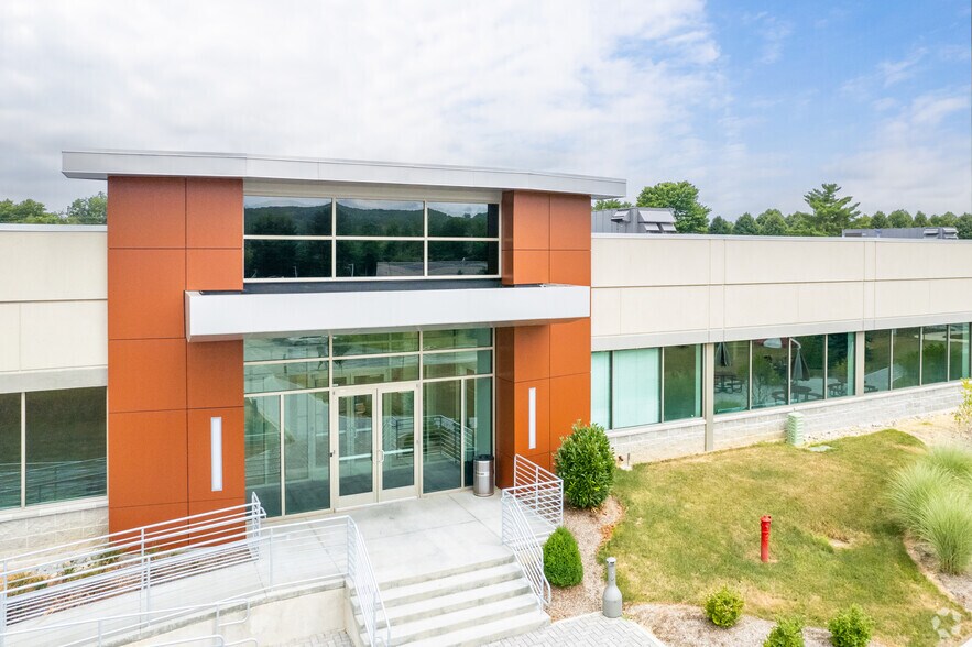 More Photos Of 2476 Swedesford Rd, Malvern Office For Lease