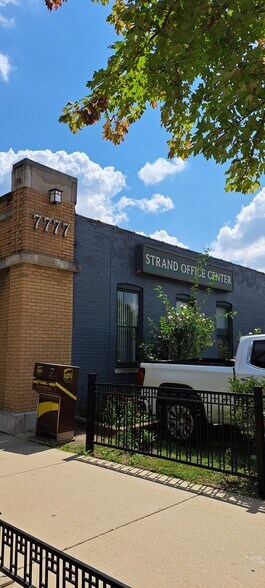 More Photos Of 7777 Lake St, River Forest Office For Lease