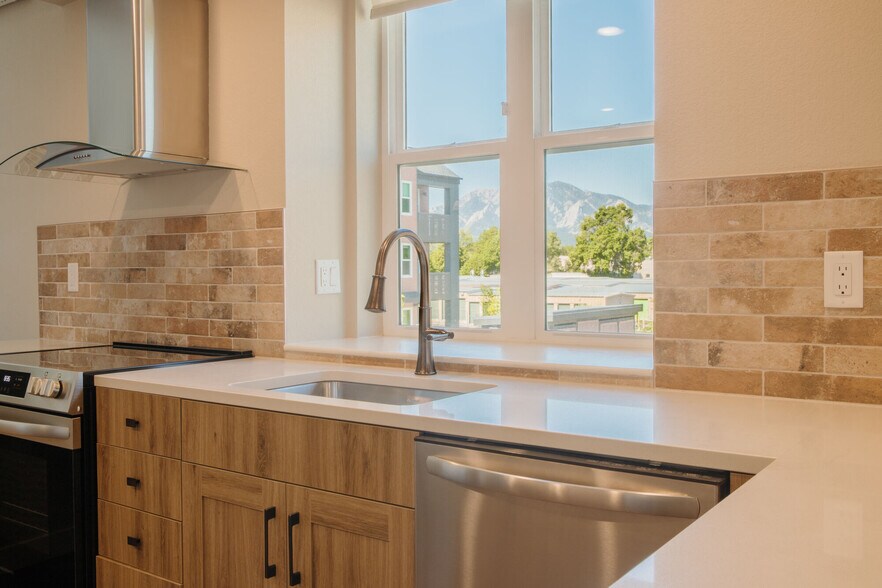 More Photos Of 5845 Arapahoe Ave, Boulder Apartments For Lease