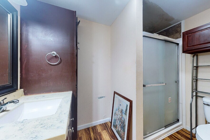 More Photos Of 819 W 7th St, Texarkana Hotel For Sale