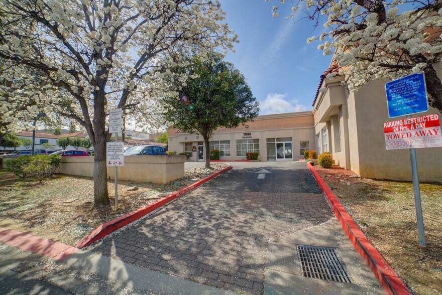 More Photos Of 656 N Santa Cruz Ave, Los Gatos Storefront Retail Residential For Sale