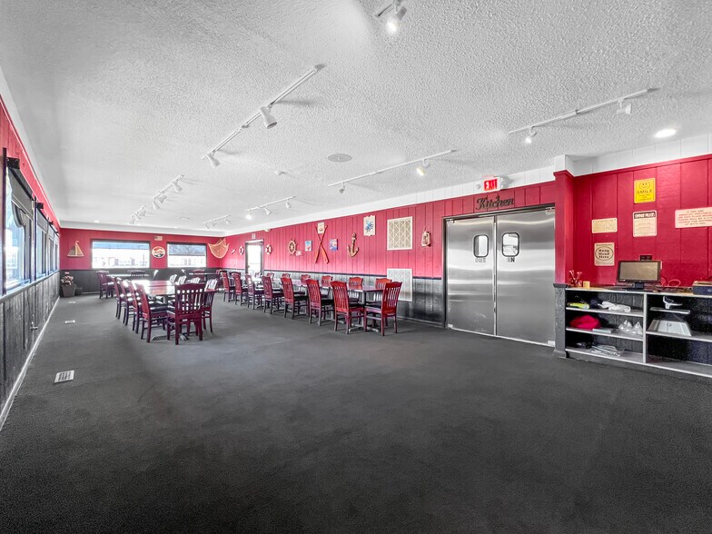 More Photos Of 15371 Highway 13 S, Hurricane Mills Restaurant For Lease