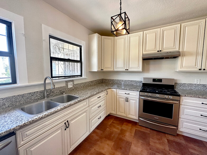 More Photos Of 5815 W Olympic Blvd, Los Angeles Apartments For Sale