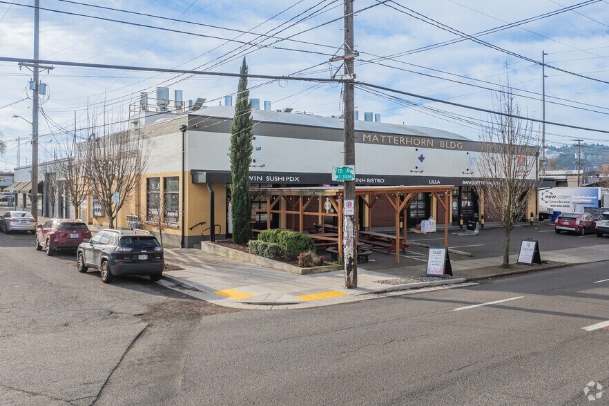 More Photos Of 940 SE Madison St, Portland Restaurant For Lease