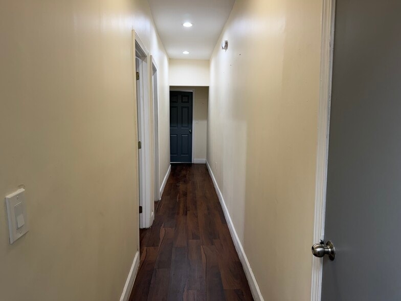 More Photos Of 2760 NW 36 St & 2825 NW 35 ST st, Miami Flex For Lease