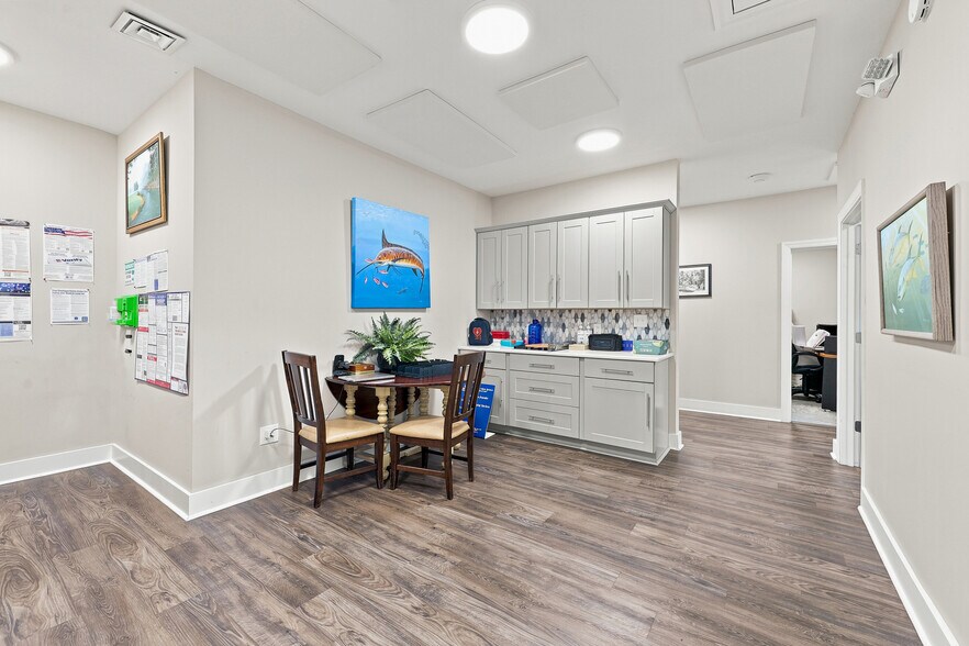 More Photos Of 9250 Highway 17 Byp, Murrells Inlet Office For Sale