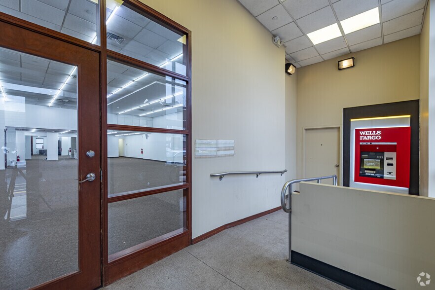 More Photos Of 201 N Wood Ave, Linden Bank For Lease