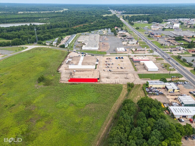 More Photos Of 1837 N Market St, Shreveport General Retail For Sale