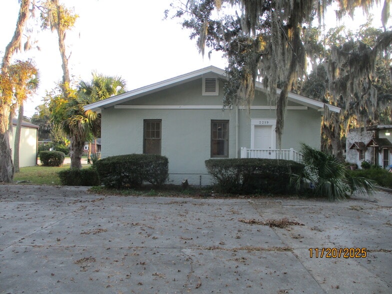 More Photos Of 2219 Gloucester St, Brunswick Office For Lease