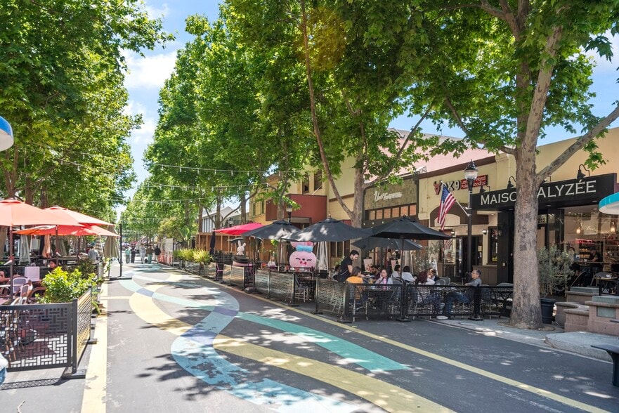 More Photos Of 228 Castro St, Mountain View Bar For Sale