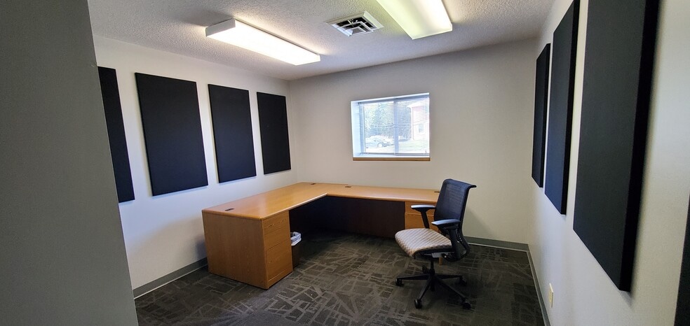 More Photos Of 3820 N 56th St, Lincoln Service For Sale