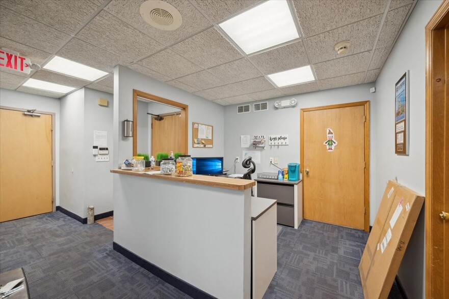 More Photos Of 495 Union Ave, Middlesex Medical For Lease