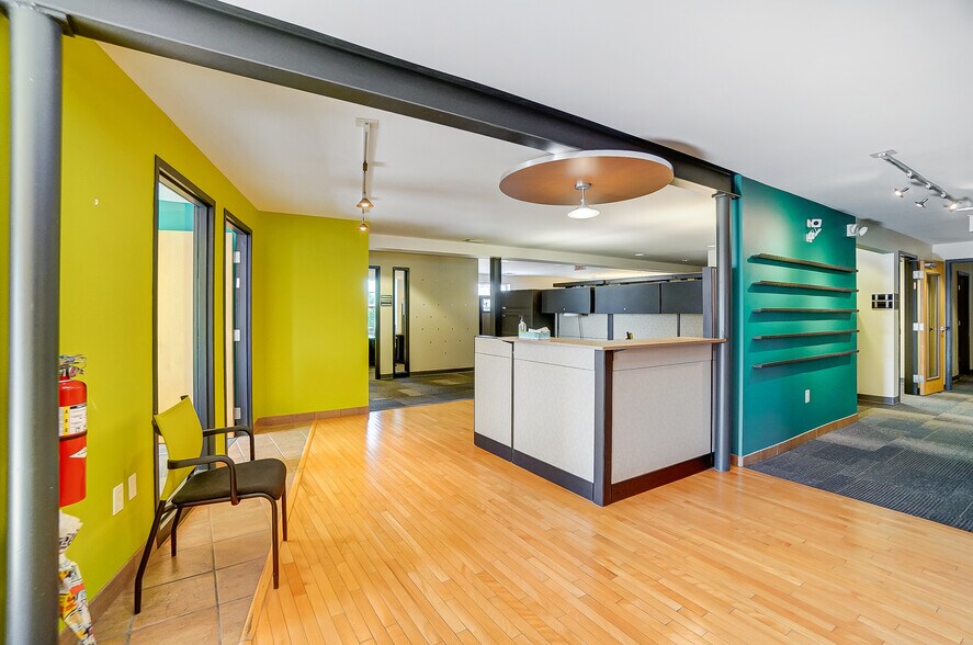 More Photos Of 3925-3927 Brotherton Rd, Cincinnati Office For Sale