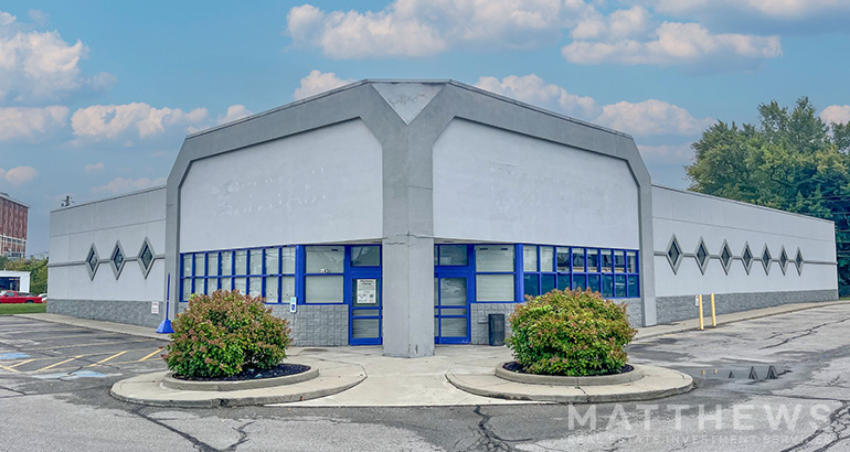 Primary Photo Of 142 Broad St, Elyria Drugstore For Sale