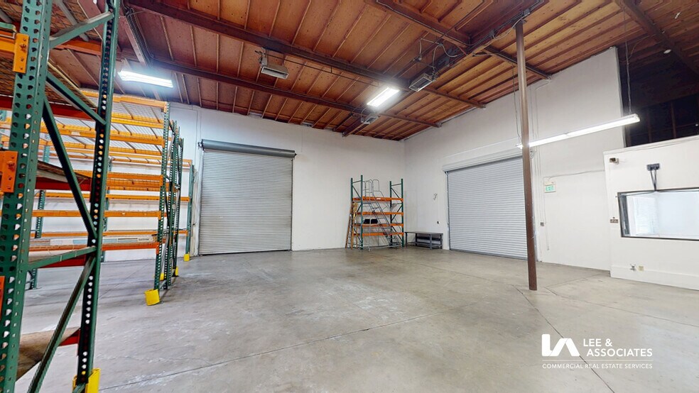 More Photos Of 1811 E 28th St, Signal Hill Warehouse For Lease
