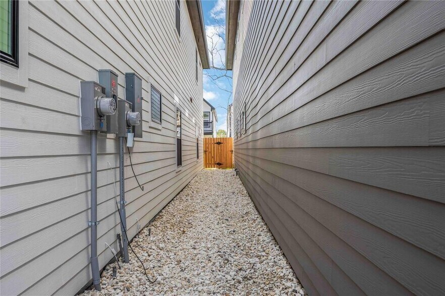 More Photos Of 8009 Cora st, Houston Multifamily For Sale
