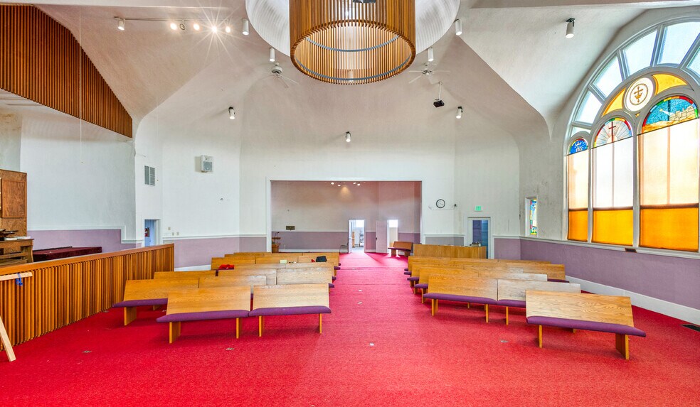 More Photos Of 820 Jefferson St NE, Salem Religious Facility For Sale
