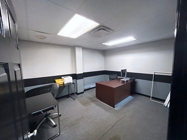 More Photos Of 129 Dishman Ln, Bowling Green Warehouse For Lease