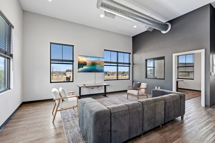 More Photos Of 1918 Jessup Dr, Fort Collins Flex For Lease