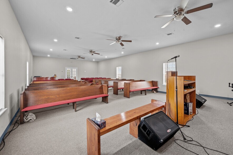 More Photos Of 1208 W Clayton St, Dayton Medical For Sale