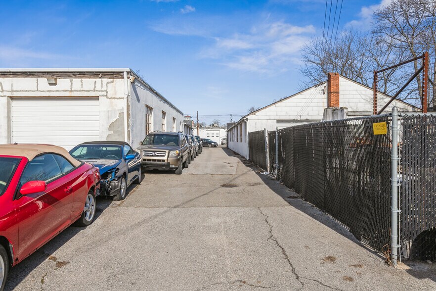 More Photos Of 318 E Main St, Patchogue Freestanding For Sale