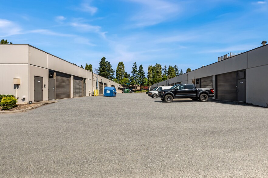 More Photos Of 4002-4014 148th Ave NE, Redmond Unknown For Lease