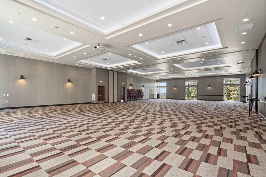 More Photos Of 22406 Pacific Highway South, Des Moines Hotel For Sale