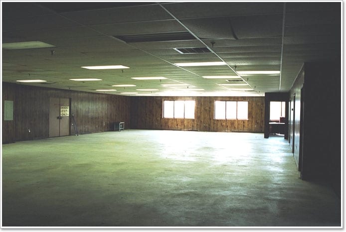 More Photos Of 905 Herring Ave, Wilson Manufacturing For Lease