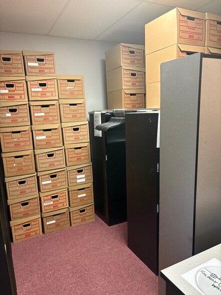 More Photos Of 126 Main St E, Dashwood Office For Sale