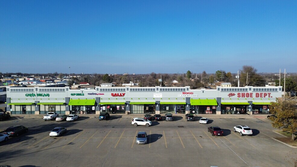 Primary Photo Of 1700-1716 S 1st St, Chickasha Unknown For Lease