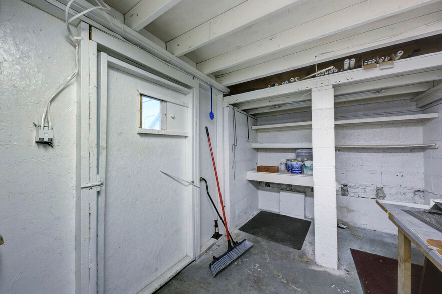 More Photos Of 36050 Goddard Rd, Romulus Auto Repair For Sale