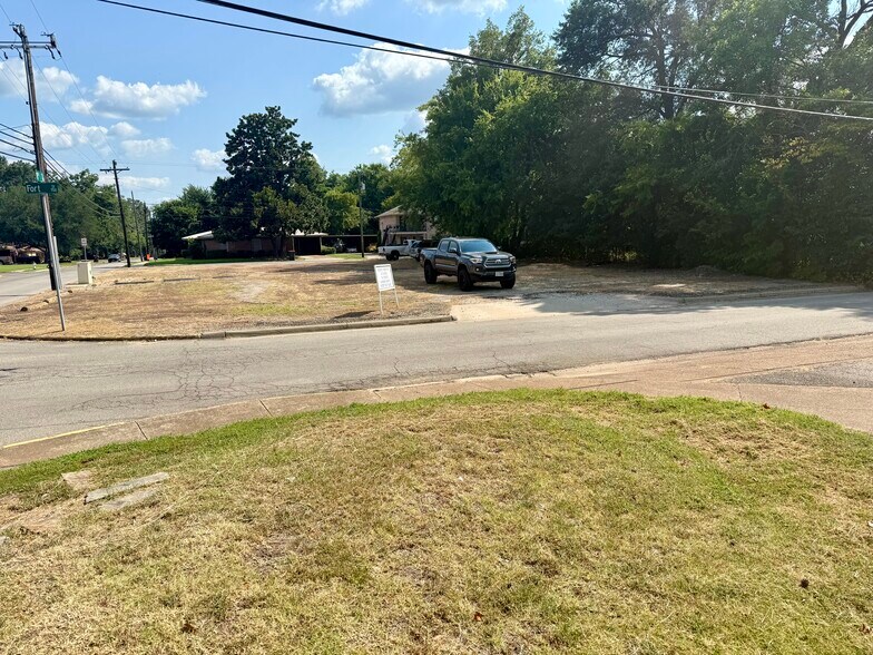 More Photos Of 170 8th St SE, Paris Office For Sale