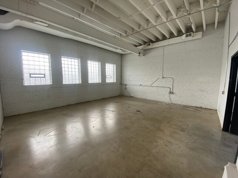 More Photos Of 1700 N Throop St, Chicago Office For Lease