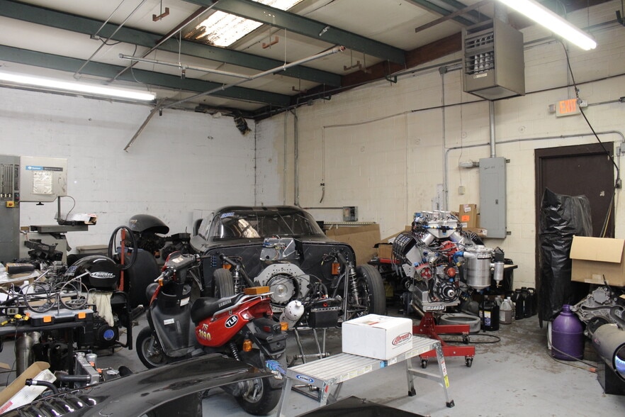 More Photos Of 994 Rhyne Rd, Clover Light Manufacturing For Sale