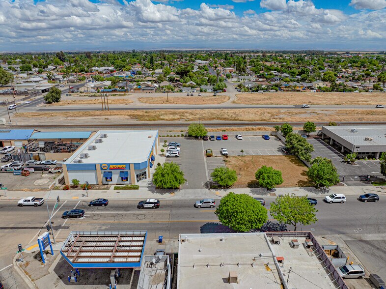 More Photos Of 509 S Gateway Dr, Madera General Retail For Sale