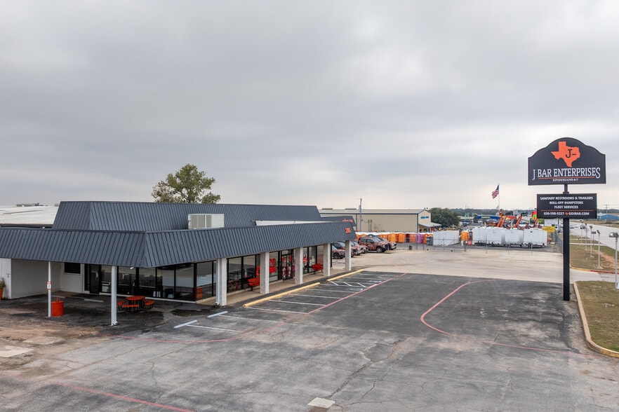 Primary Photo Of 2105 S Water St, Burnet Auto Repair For Sale