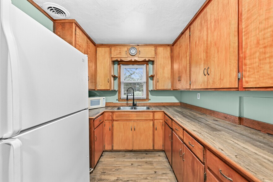 More Photos Of 26001 75th St, Salem Freestanding For Sale