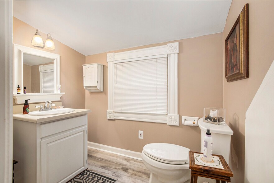 More Photos Of 149 W Saint Clair St, Romeo Medical For Sale