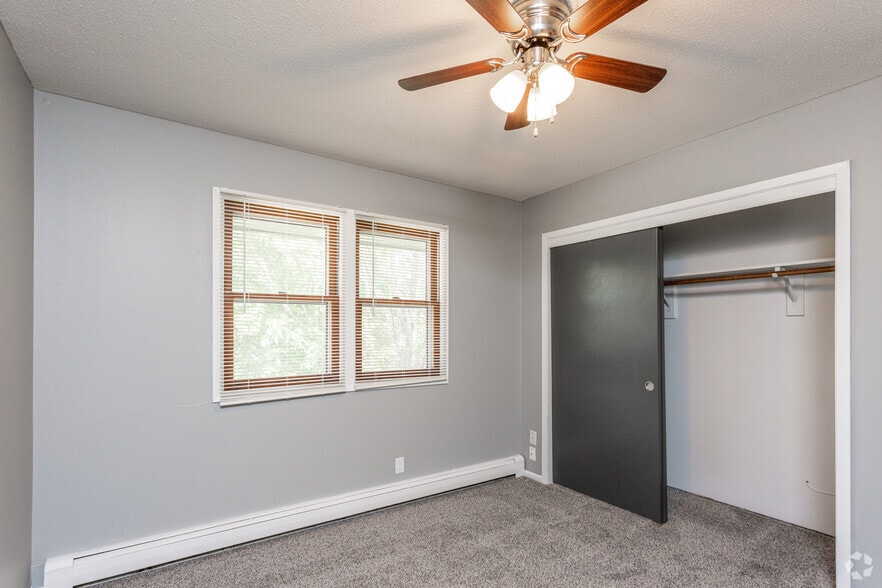 More Photos Of 317 NE Trilein Dr, Ankeny Apartments For Sale