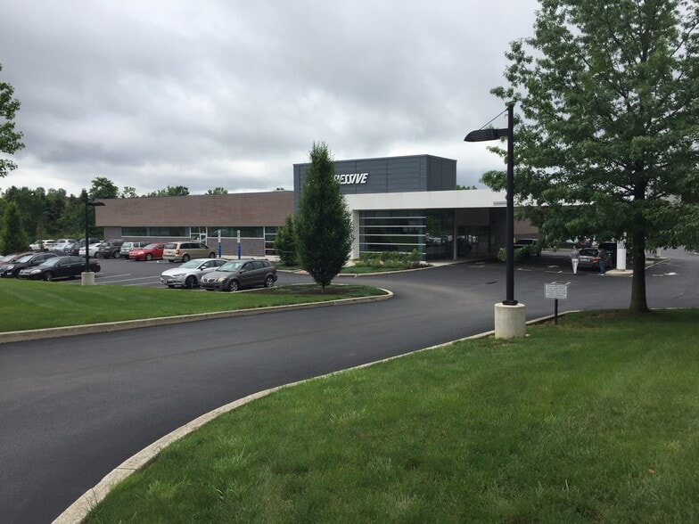 More Photos Of 71 General Warren Blvd, Malvern Showroom For Sale