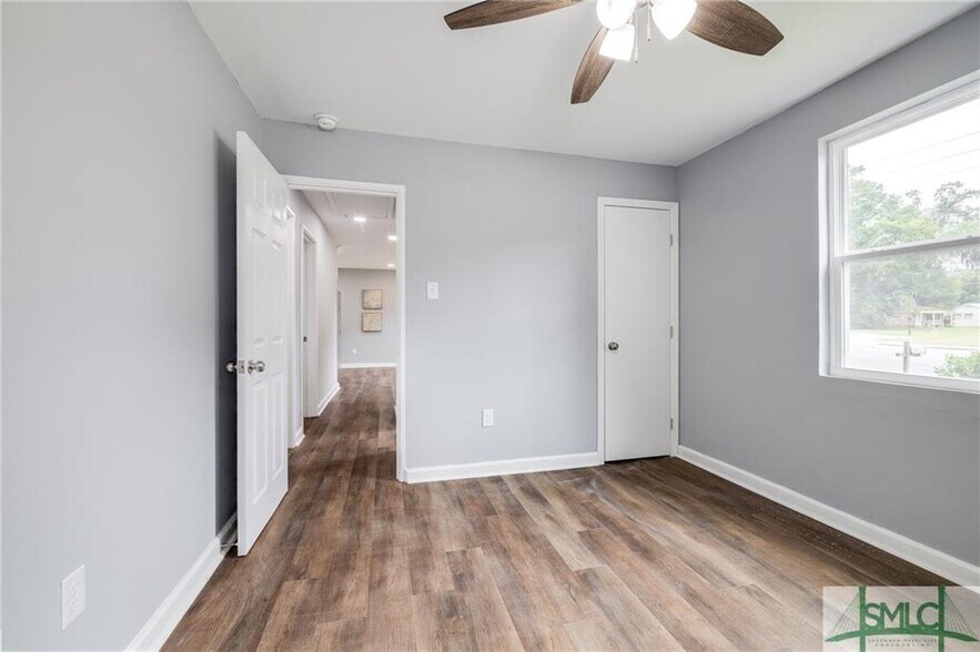 More Photos Of 506 E Montgomery Cross Rd, Savannah Office Residential For Sale