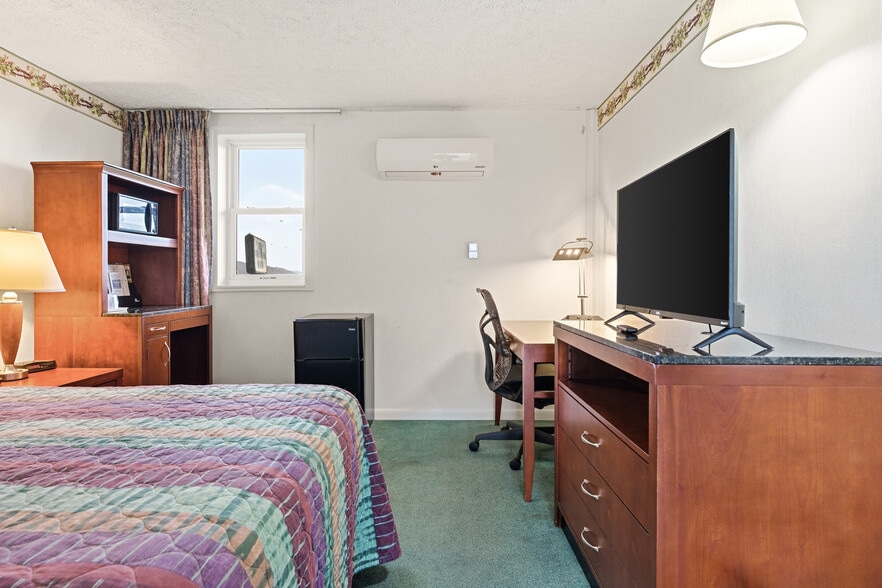 More Photos Of 6920 Motor Inn Dr, Huntingdon Hotel For Sale