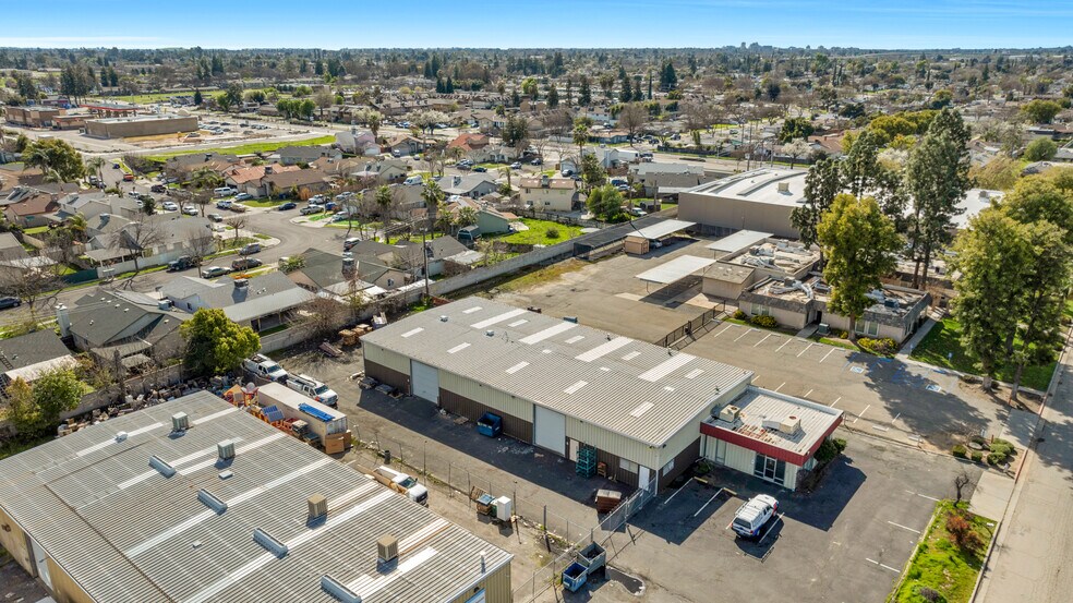 More Photos Of 5234 E Pine Ave, Fresno Warehouse For Lease