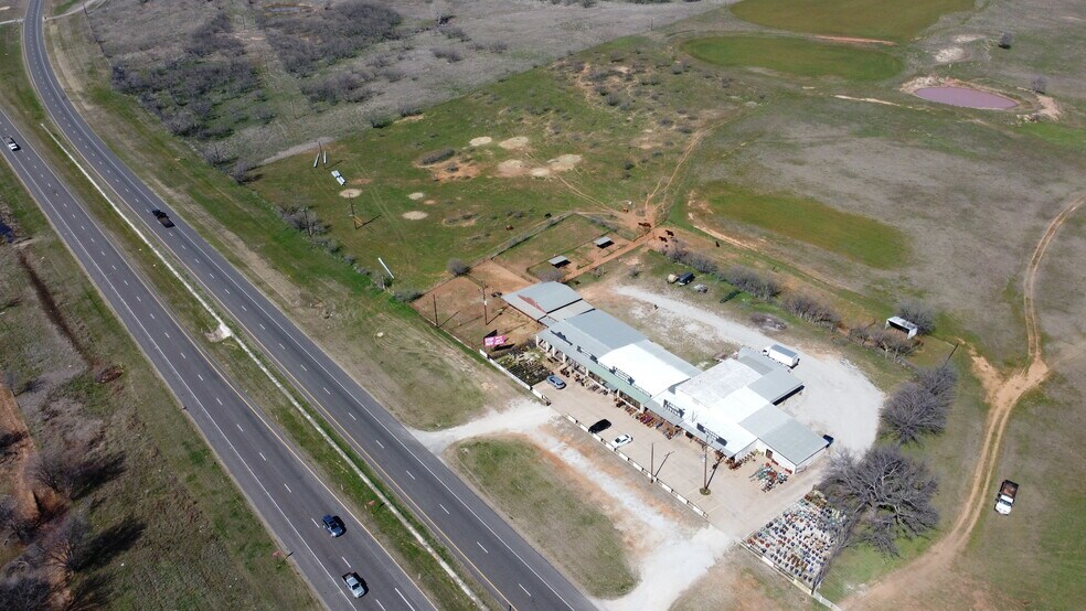 More Photos Of 3916 US Highway 287 N, Henrietta Storefront For Lease