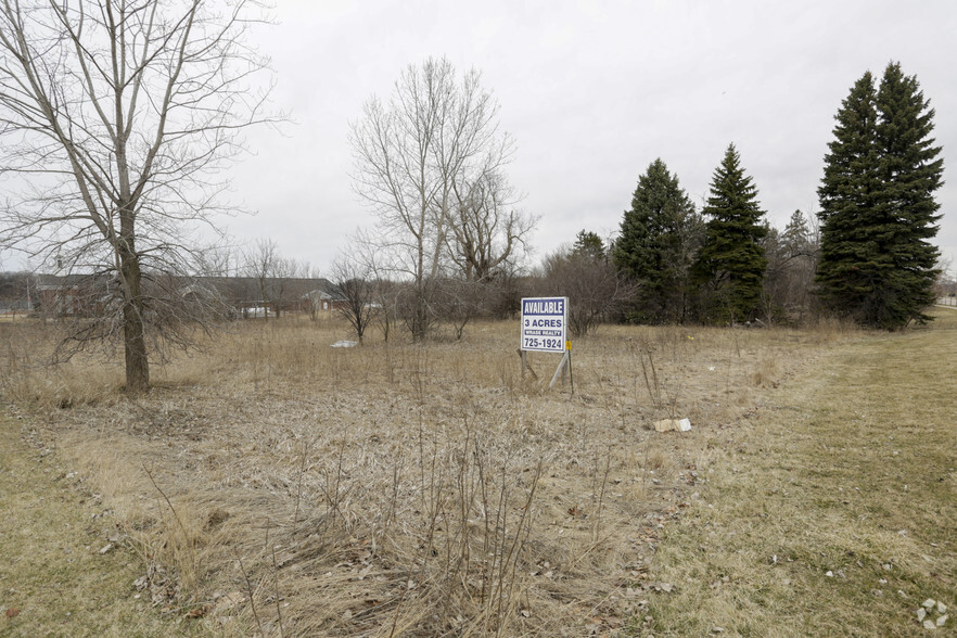 Primary Photo Of 1541 S Commercial St, Neenah Land For Sale