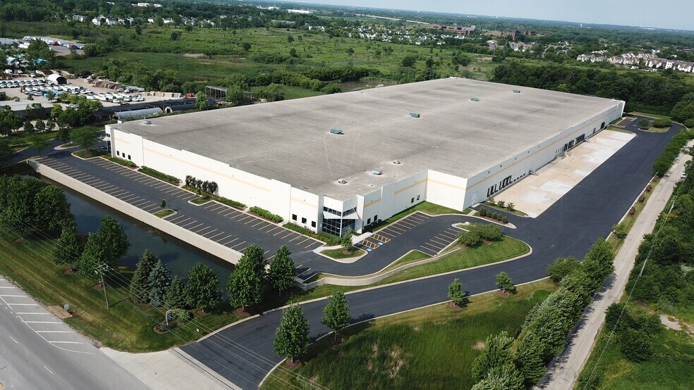 Primary Photo Of 3200 N Skokie Hwy, Lake Bluff Distribution For Lease