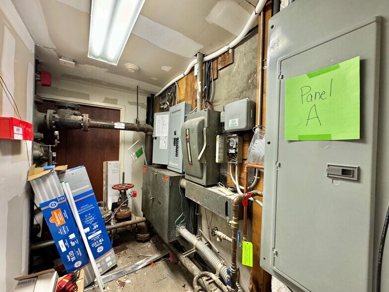 More Photos Of 191 Herricks Rd, New Hyde Park Medical For Sale